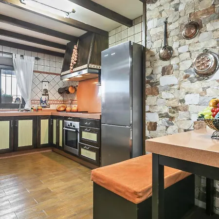 Vintage In With Jacuzzi Holiday home *