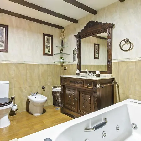 Vintage In With Jacuzzi Holiday home *